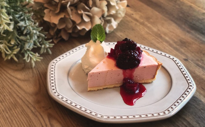 ラズベリー<wbr>レアチーズケーキ