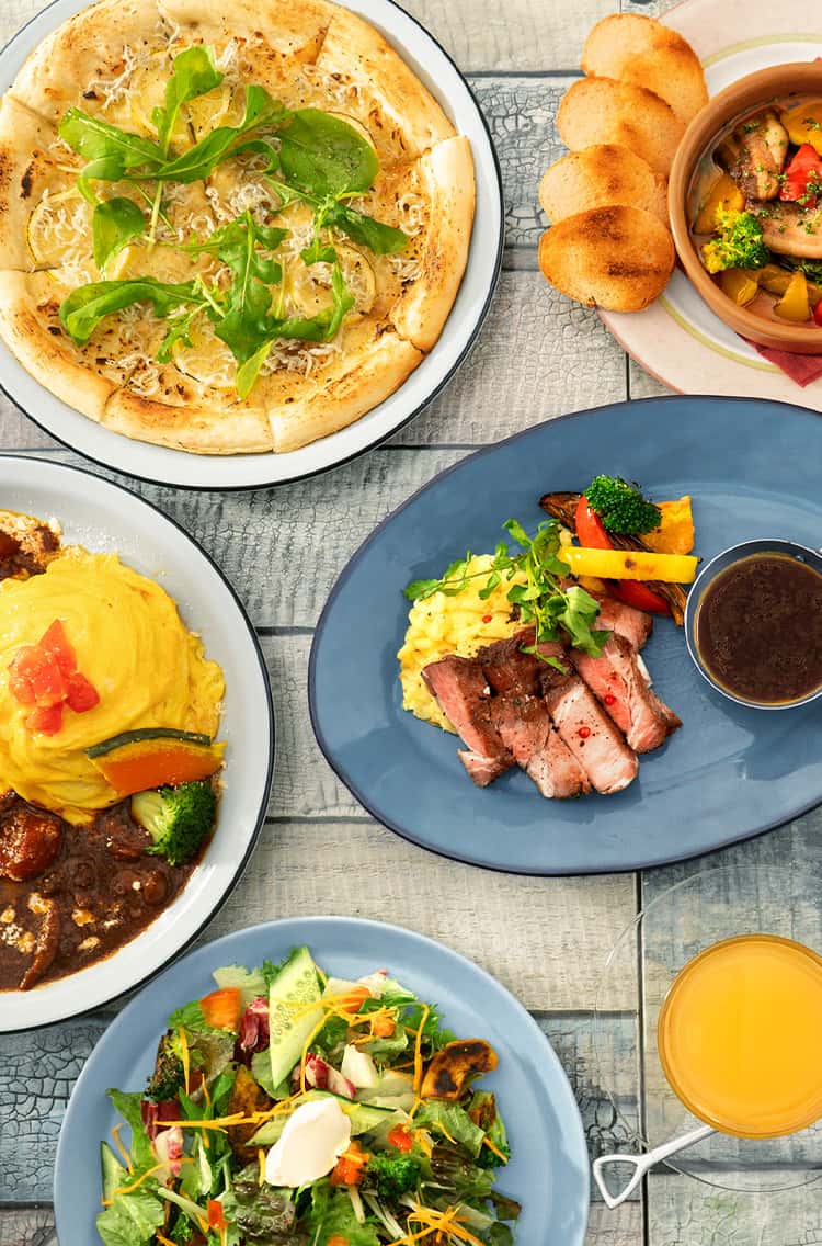 友安製作所カフェのメニュー。人気のハンバーガーやランチプレート、ディナーメニューも豊富でコースプランもございます。手作りケーキやデザート、カクテルなど。