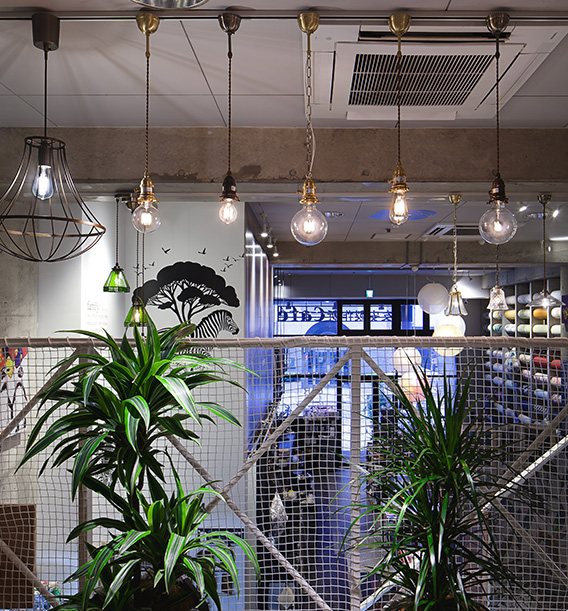 友安製作所カフェ 浅草橋 インテリアショップ 照明