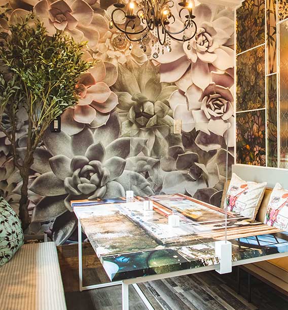 友安製作所カフェ 博多 インテリアショップ 壁紙